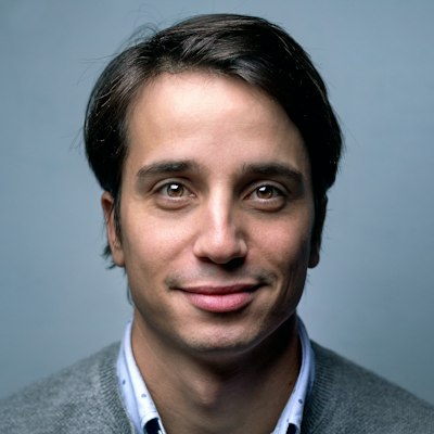 Retrato de Andrés Parra, cliente de VIEWS